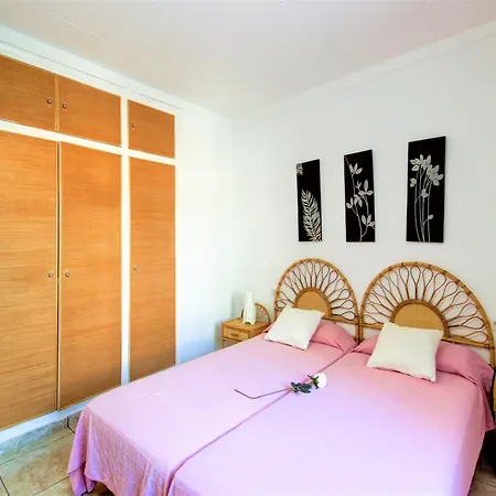 Сasa de vacaciones House In With Private Pool