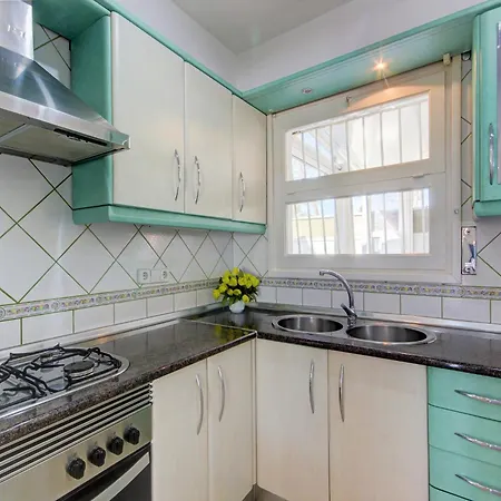 Tranquil With Pool Holiday home *