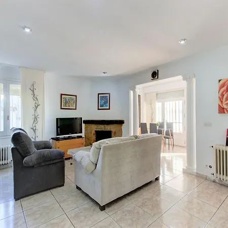 Holiday home Tranquil With Pool Empuriabrava