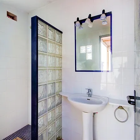 House In With Private Pool *