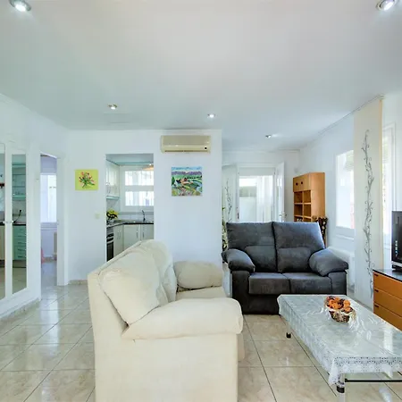 Tranquil With Pool Holiday home *