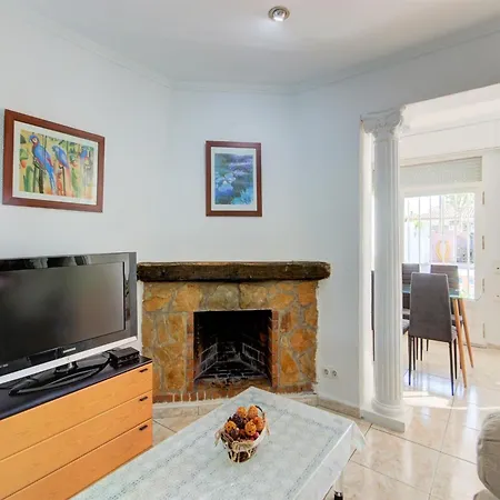 Сasa de vacaciones House In With Private Pool *