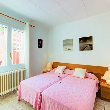 Holiday home Tranquil With Pool Empuriabrava