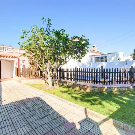 Tranquil With Pool Empuriabrava