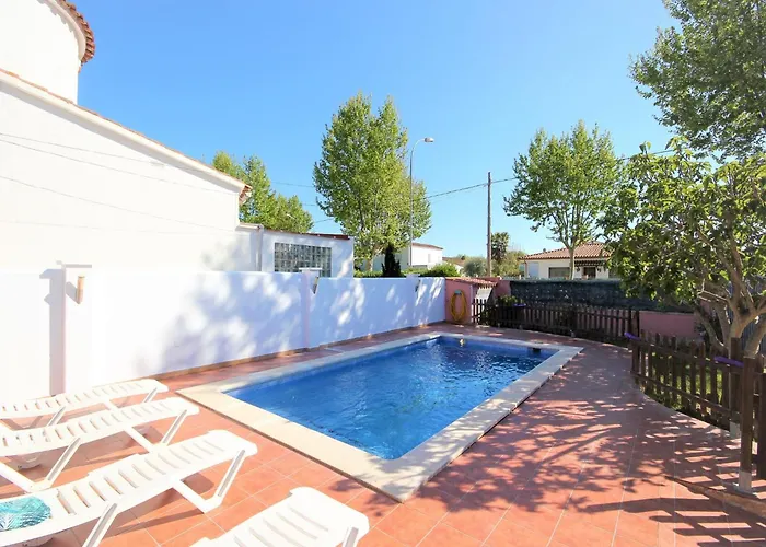 House In With Private Pool