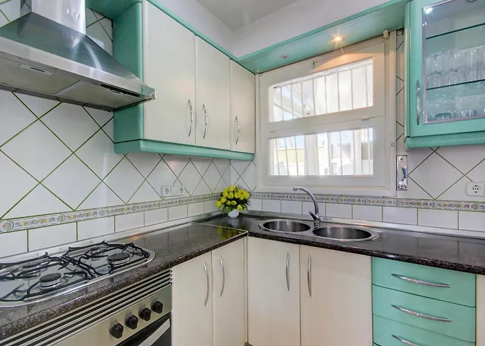 House In With Private Pool Casa de Férias *