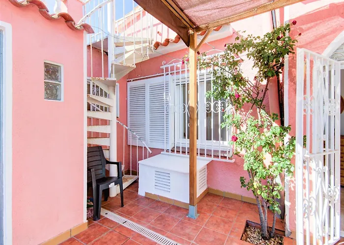 House In With Private Pool Casa de Férias