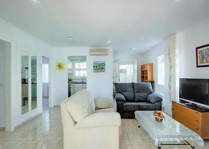 House In With Private Pool Casa de Férias *